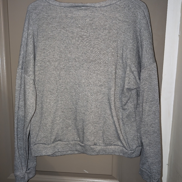 Deep V Neck crewneck - Picture 3 of 3